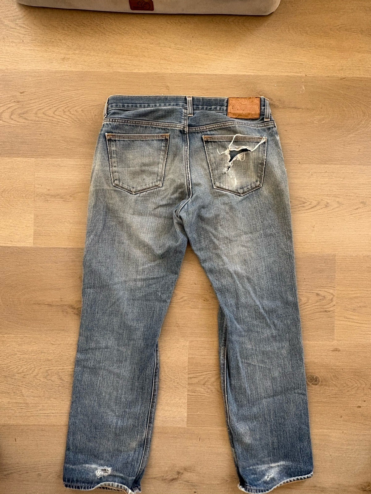 Vintage Y2K Quiksilver Men’s Jeans – Light Wash Blue Distressed
