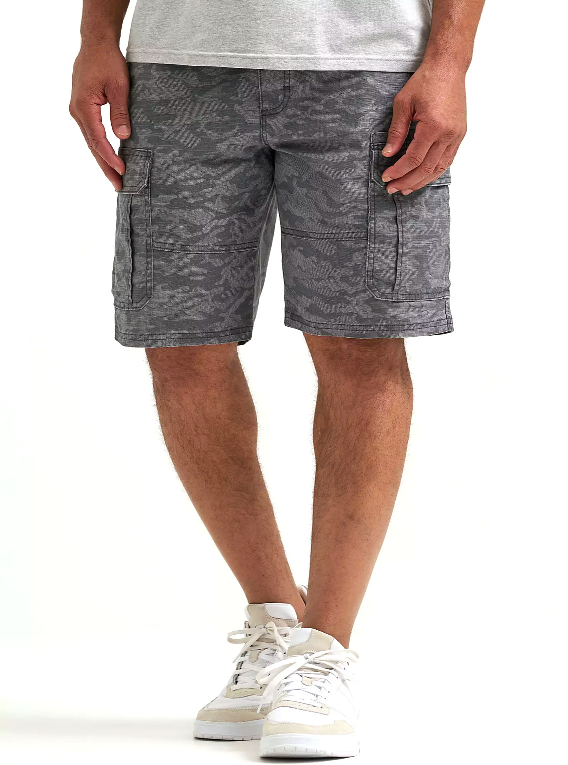 ALL SIZES Wrangler Relaxed Fit 10 in Cargo Shorts w Stretch Camo Magnet Tech Pkt