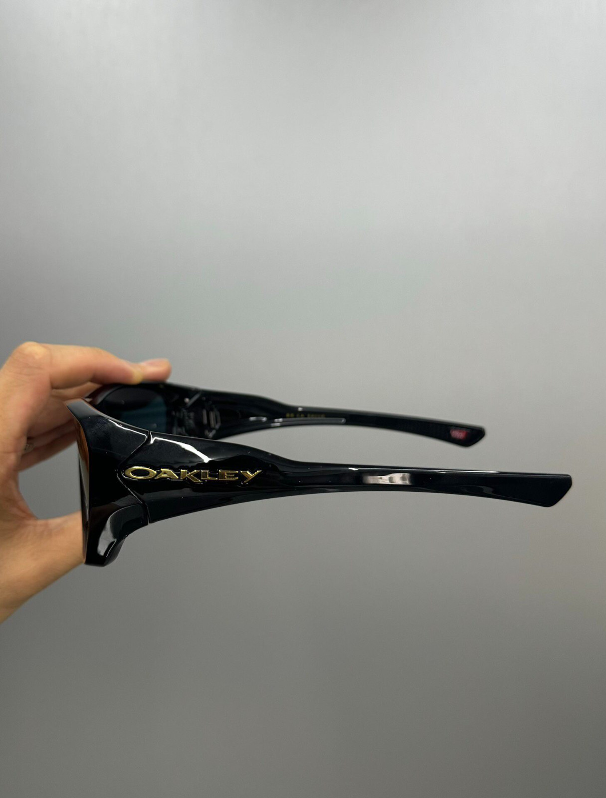 Vintage Oakley De La Salle OO9493 Prizm Sunglasses Black Frames Prizm Red Lens