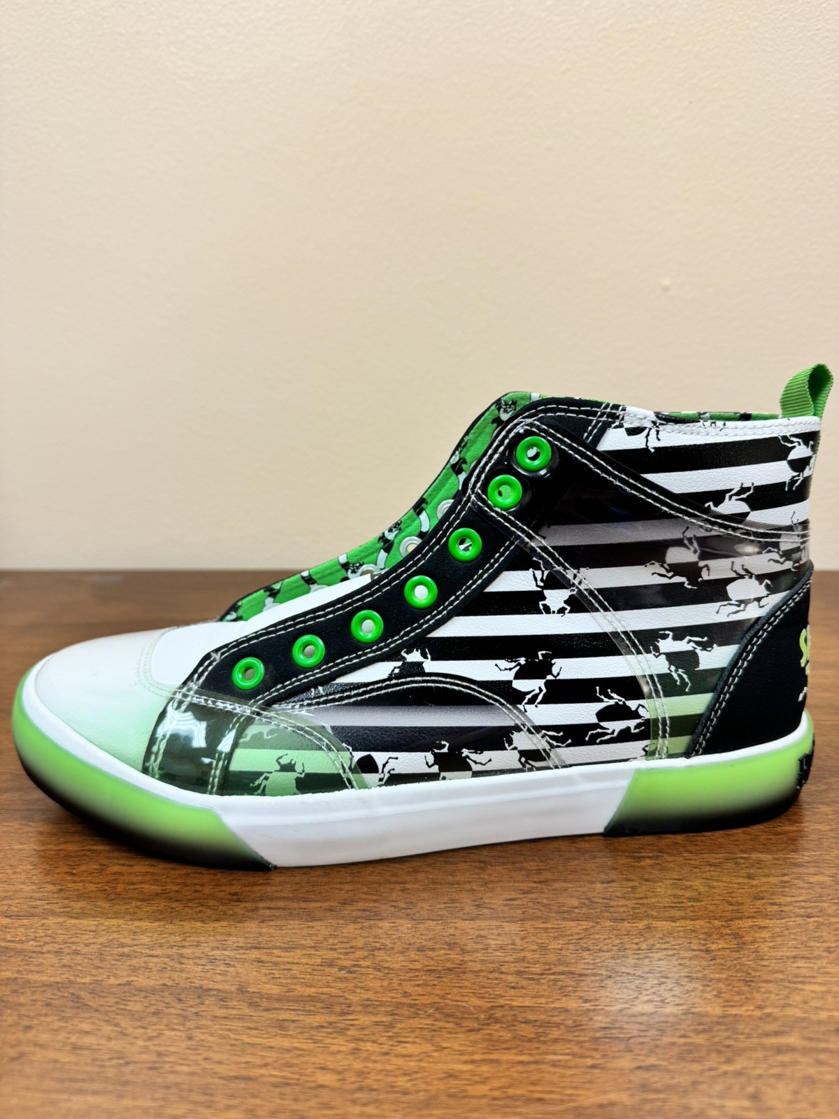 Beetlejuice Shoes Sneakers Women’s Size 9 Ground Up It’s Show Time