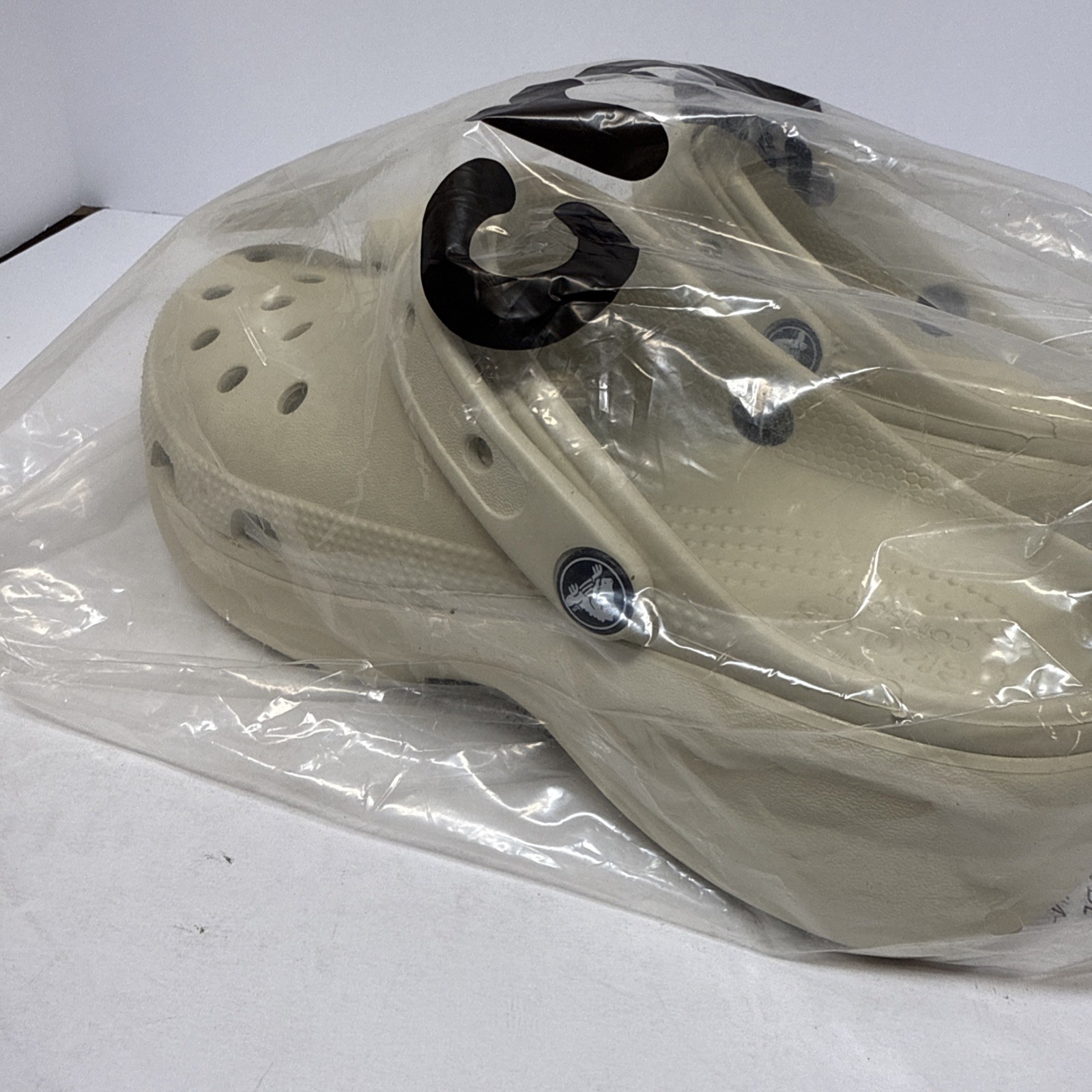 Crocs Mega Crush Clogs Platform Shoes Bone Ivory Men’s Size 7 Women Size 9