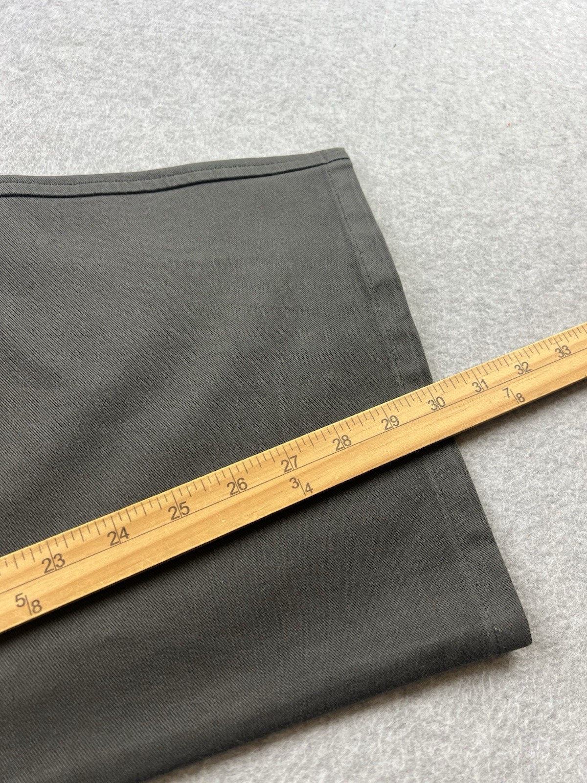 Dockers Men’s Comfort Smart Knit Chino Pants Straight Fit W60 L30 Dark Gray NWT