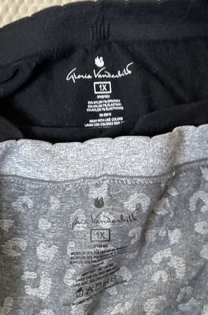 2 Pack GLORIA VANDERBILT Women Sz 1X Microfiber Smooth Waist Briefs Black & Gray