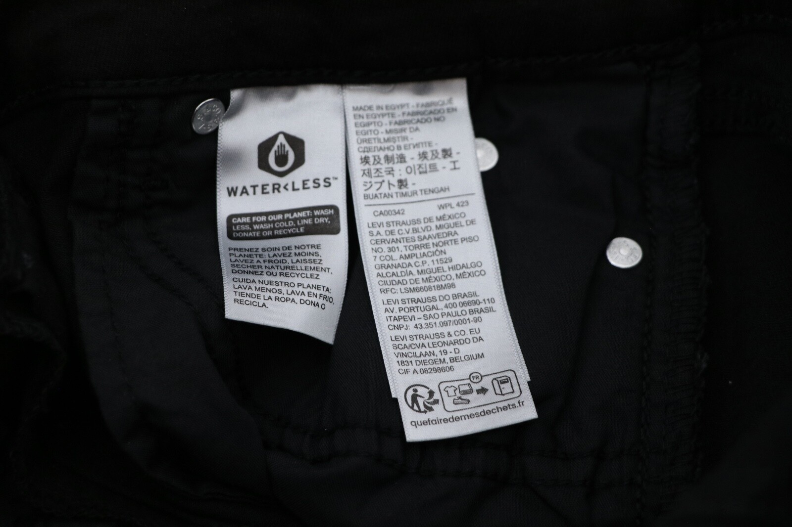 Levi’s 711 Skinny Jeans In Soft Black Women’s 29 x 28 NEW