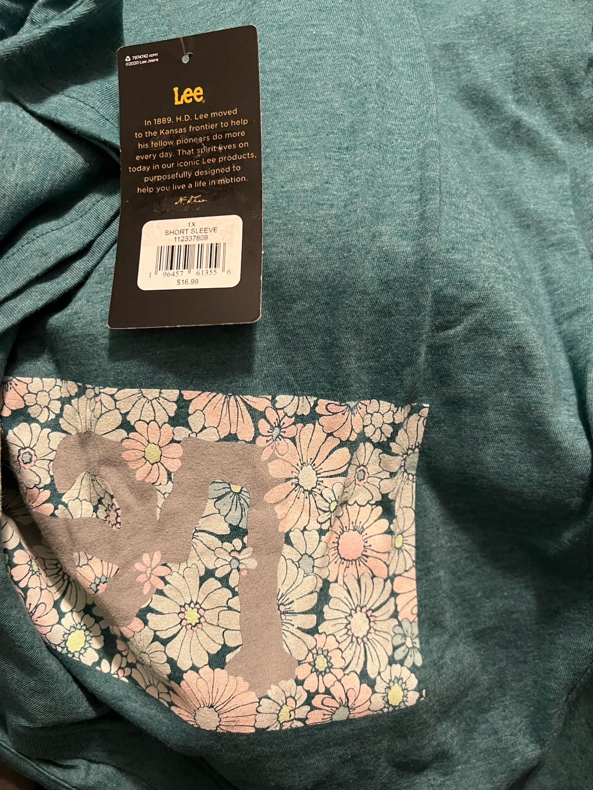 Size 1X Women’s Lee Brand Cotton Floral Tee
