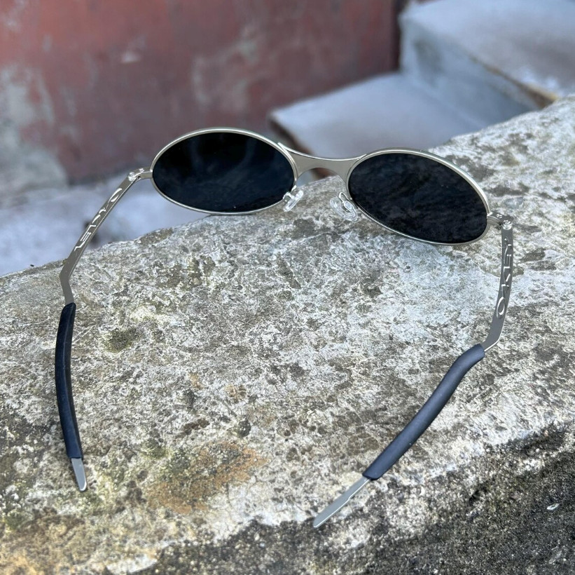 Vintage Oakley Wire sunglasses polarized cycling gorpcore outdoor stylish
