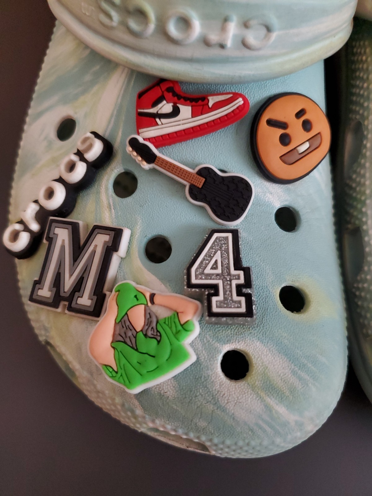 Crocs Clogs W/8 – M/6 Aqua Blue & White & Light Green Swirls & Jibbitz Charms