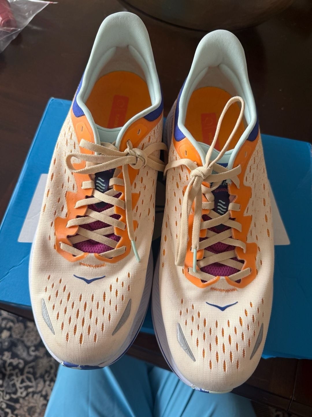 HOKA Kawana Running Shoes in Short Bread / Bluing