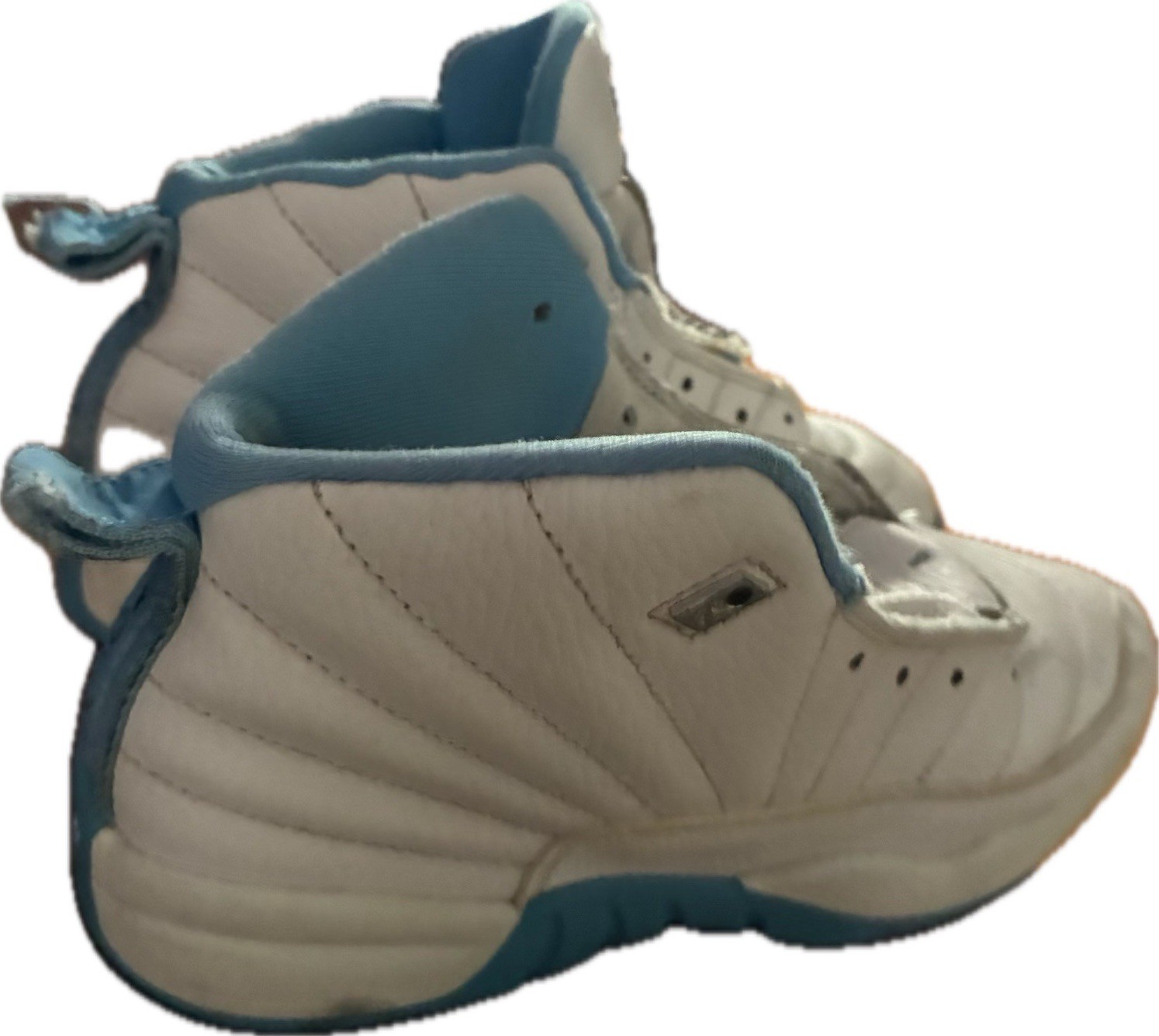 Air Jordan 12 Mid-Top Sneakers Youth Pre-Owned Autographed by Carmelo Anthony