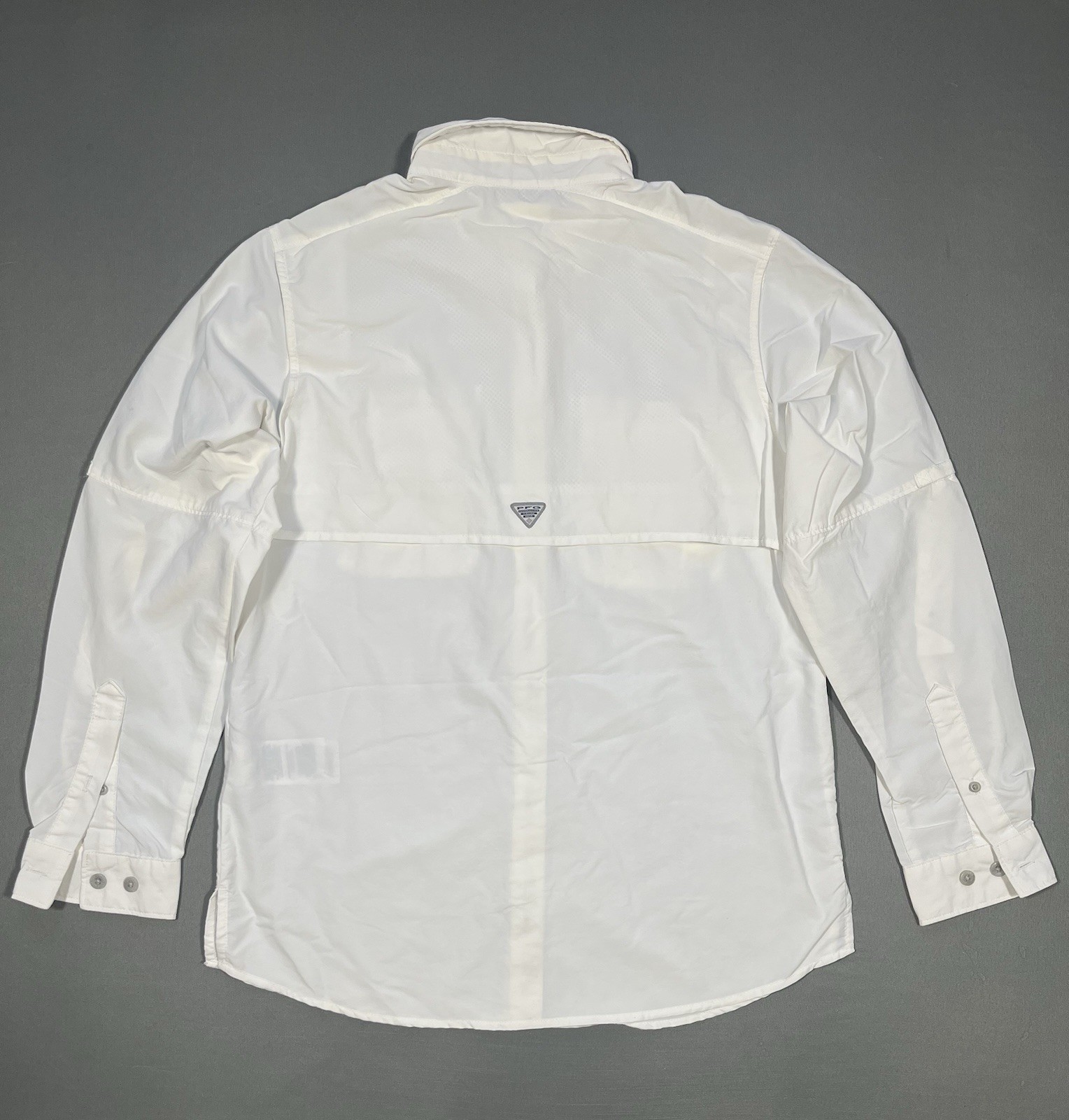 White Columbia PFG Bahama II and features two chest pockets with Utility Loops