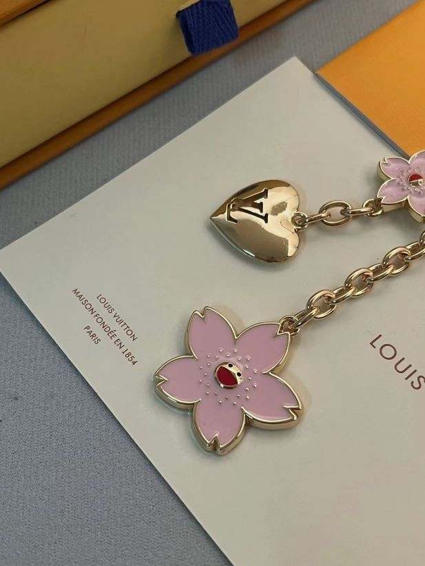 LV Blooming Flowers Bag Charm Pink Heart Key Ring With Box