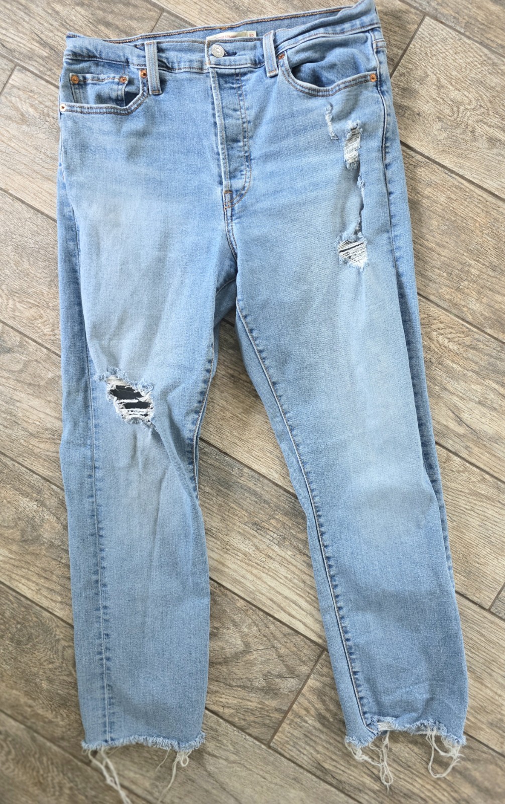 Levi’s Womens Wedgie Straight Jeans Light Wash Distressed Blue Denim sz 32