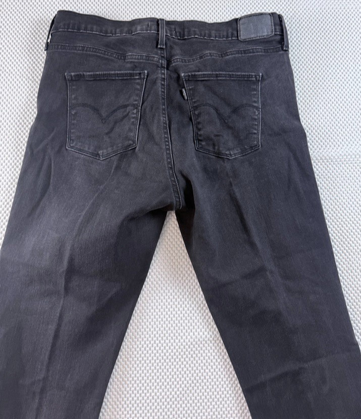 Levi’s 518 Slimming Boot Black Jeans Women’s W33 L32 Stretch Denim