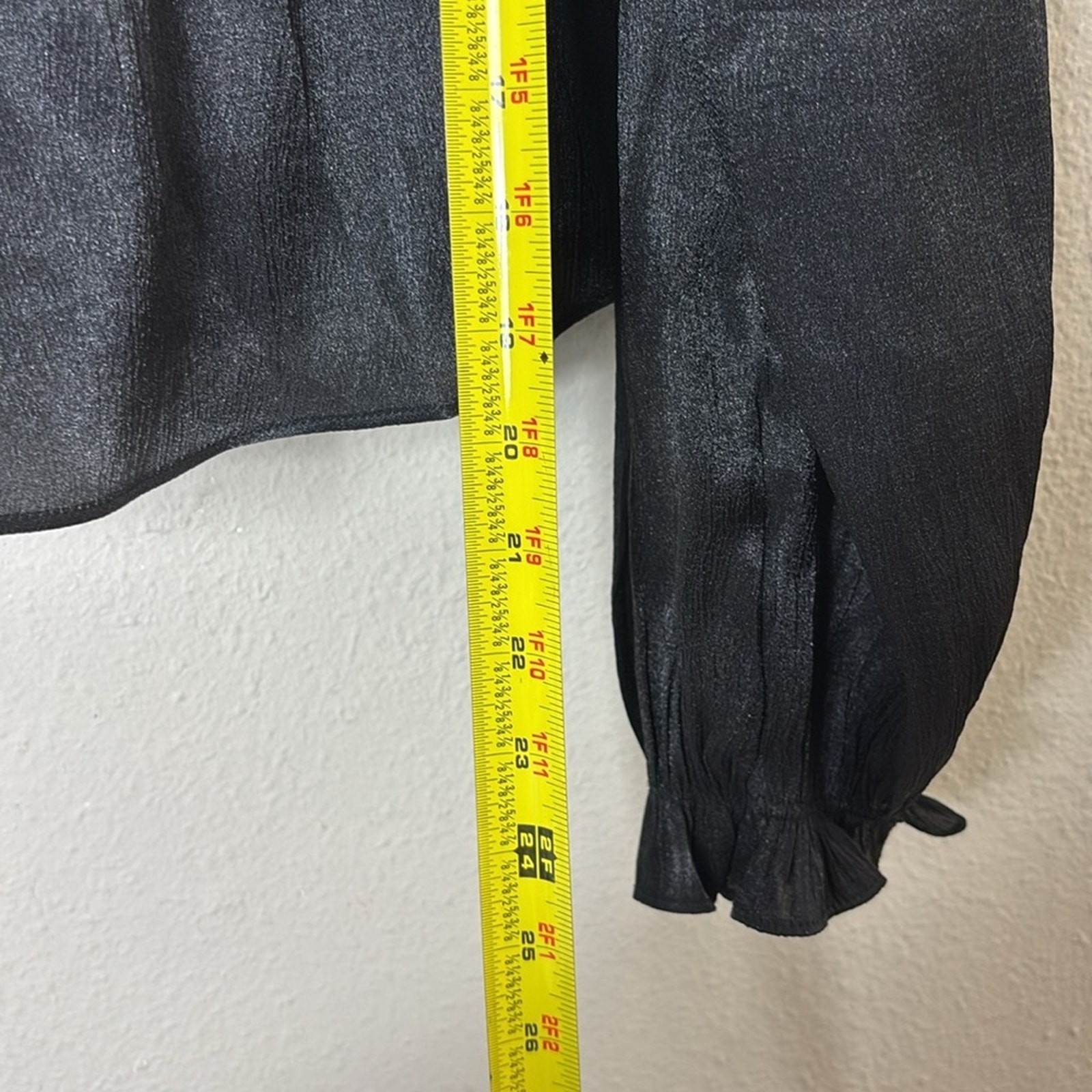 ASTR The Label Irene Babydoll Top in shiny black size Medium