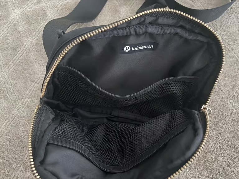 Lululemon Everywhere Belt Bag 1L Metal Hardware Black / Gold NWT