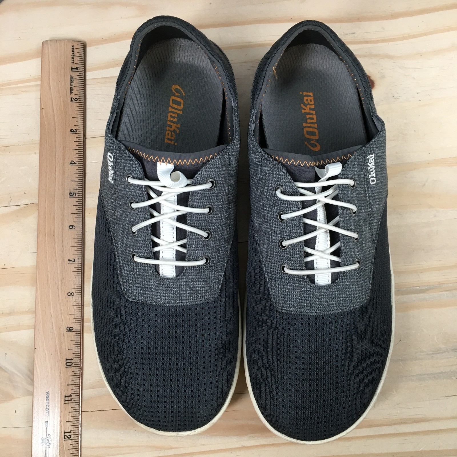 OluKai Shoes Mens 9.5 Black Nohea Moku Casual Sneakers Mesh Lace Up Low Top