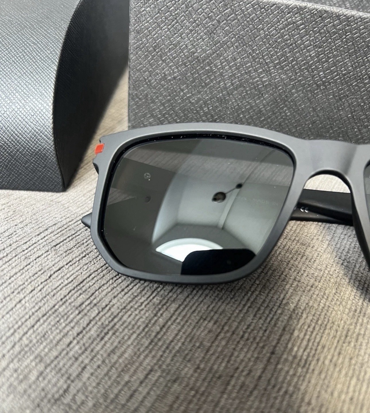 PRADA Men’s Línea rossa Black Designer Sunglasses FREE SHIPPING (AUTHENTIC✅)
