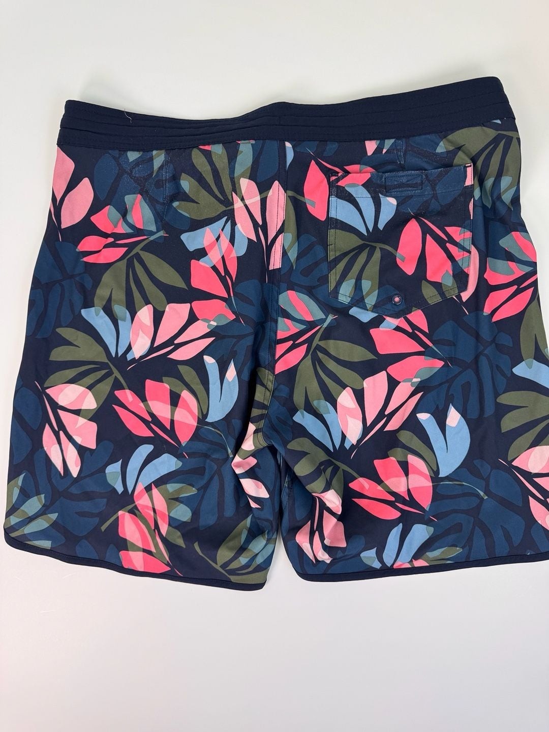 Old Navy Printed Built-In Flex Board Shorts Tropical Leaf 8-inch Inseam