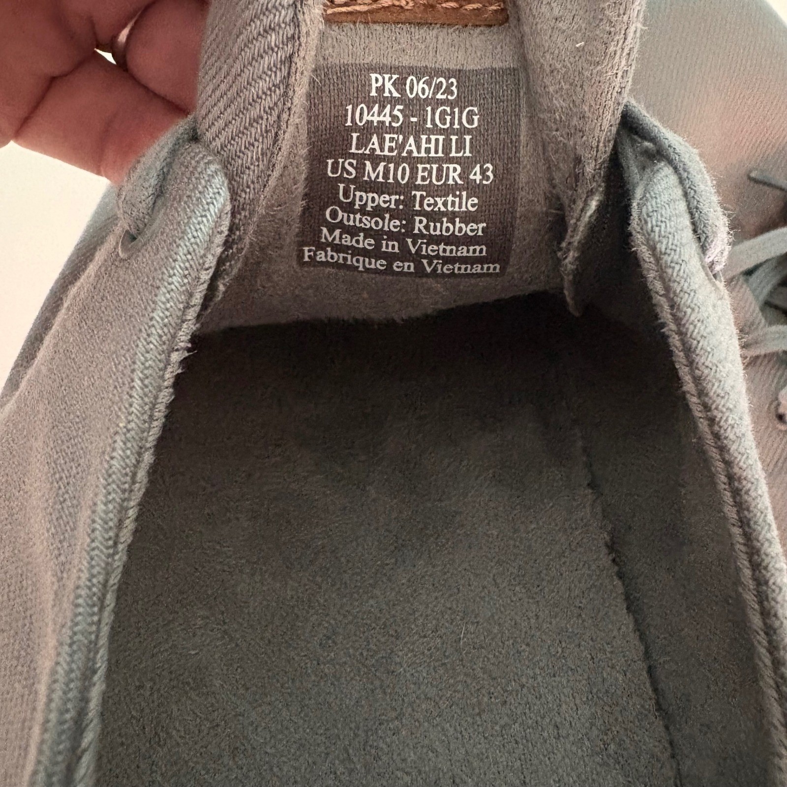 OluKai Lae’ahi Li Mens Size 10 Shoes Charcoal Gray Canvas Comfort Sneakers