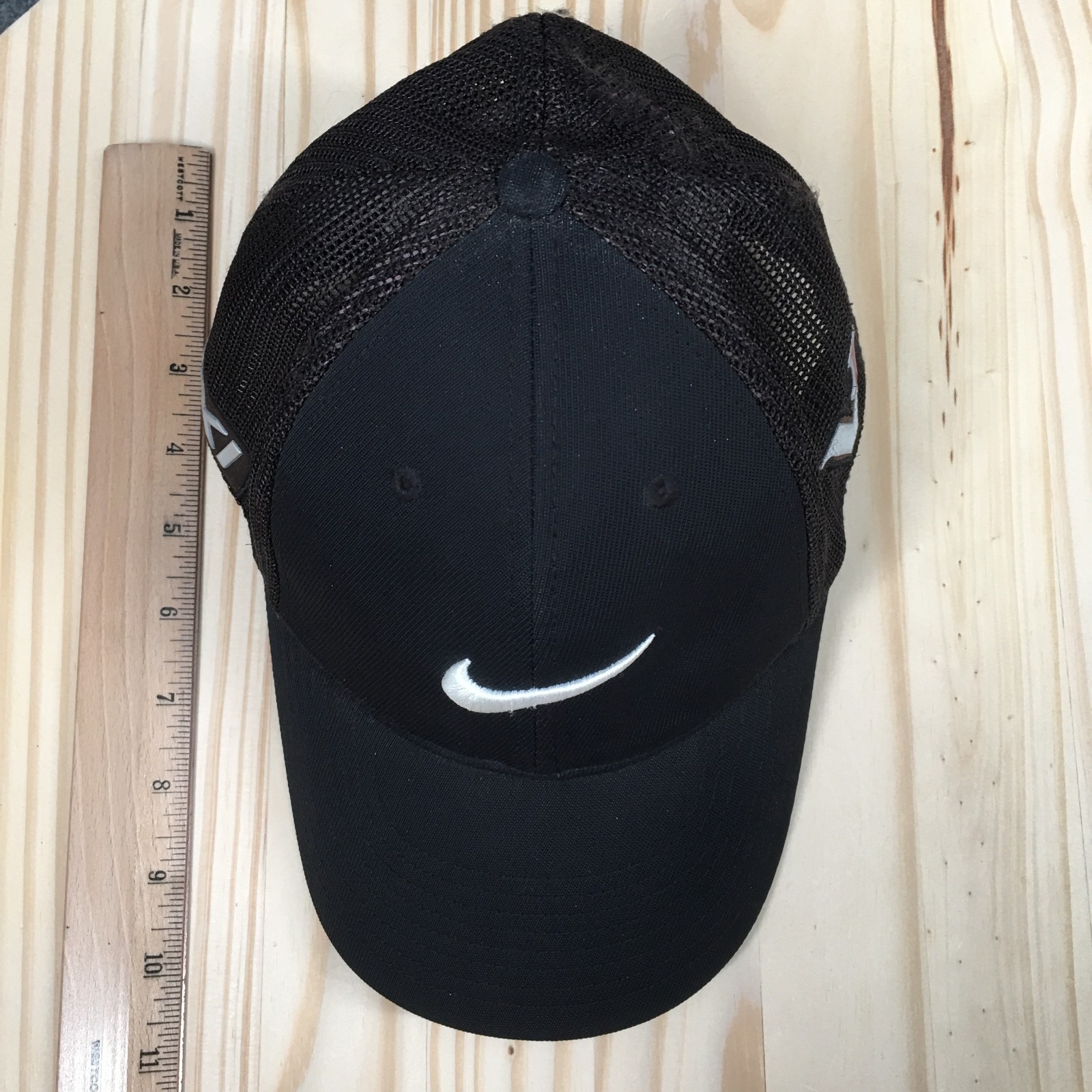Nike Golf Cap Unisex One Size Adjustable Curved Brim Mesh Back Embroidered Black