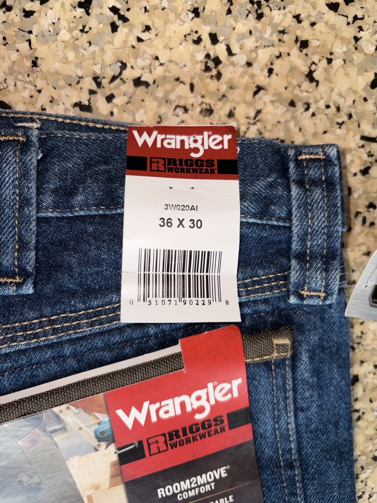 Wrangler RIGGS Workwear Room2Move Men’s Relaxed Fit Carpenter Jeans Blue
