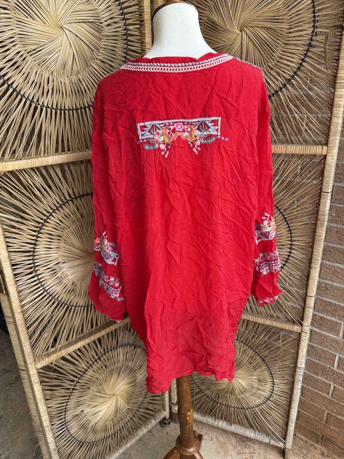 Johnny Was Red 100% Cupra Rayon Colorful Floral Graphic Embroidered Tunic 3x