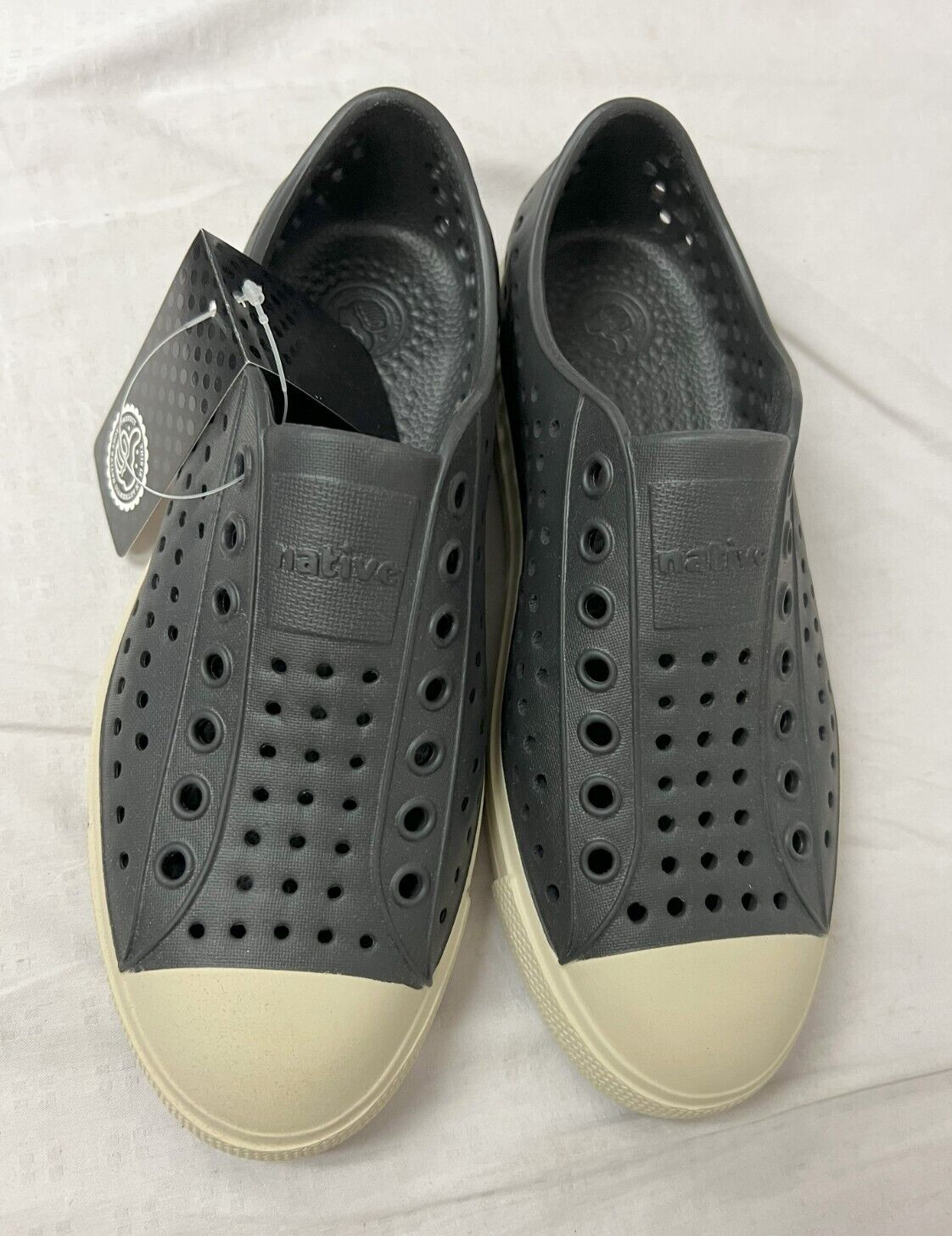 Native Adults Jefferson Slip On Sneaker/Water Shoe Jiffy Black Men 4/Women 6 New