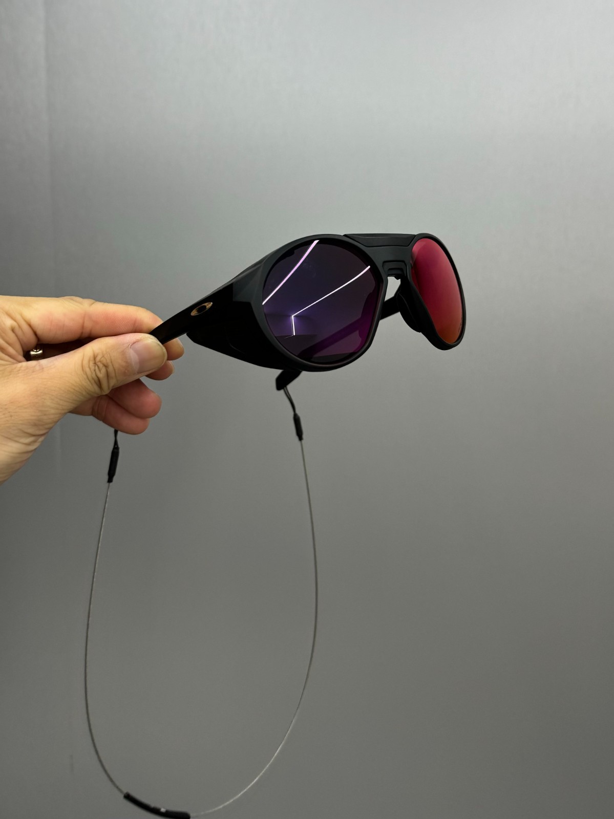 Oakley CLIFDEN OO9440 Matte Black Round Ruby Lens Sunglass New
