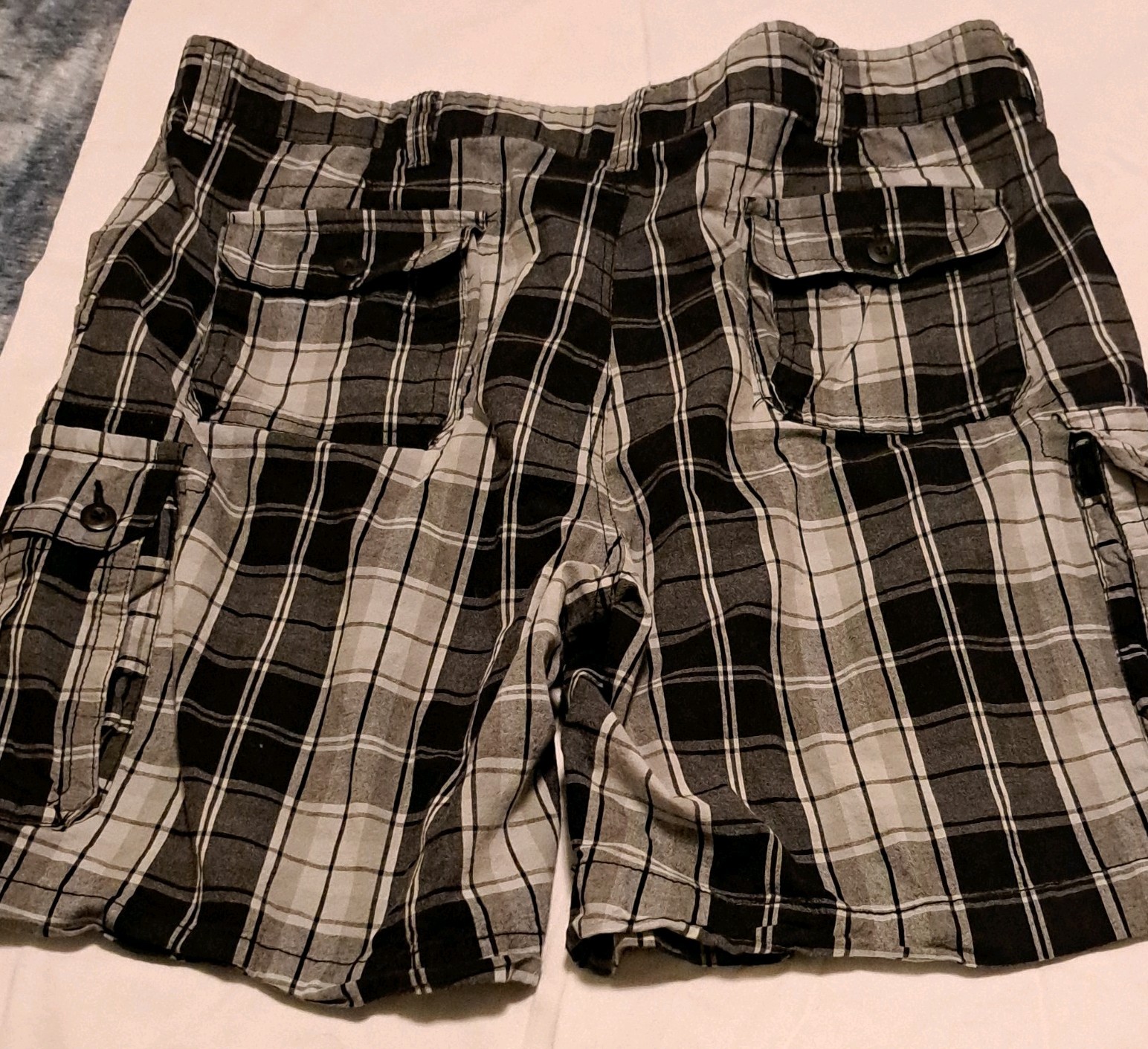Foundry Men’s Black Gray White Plaid Cargo Shorts Cotton Canvas Button Pockets