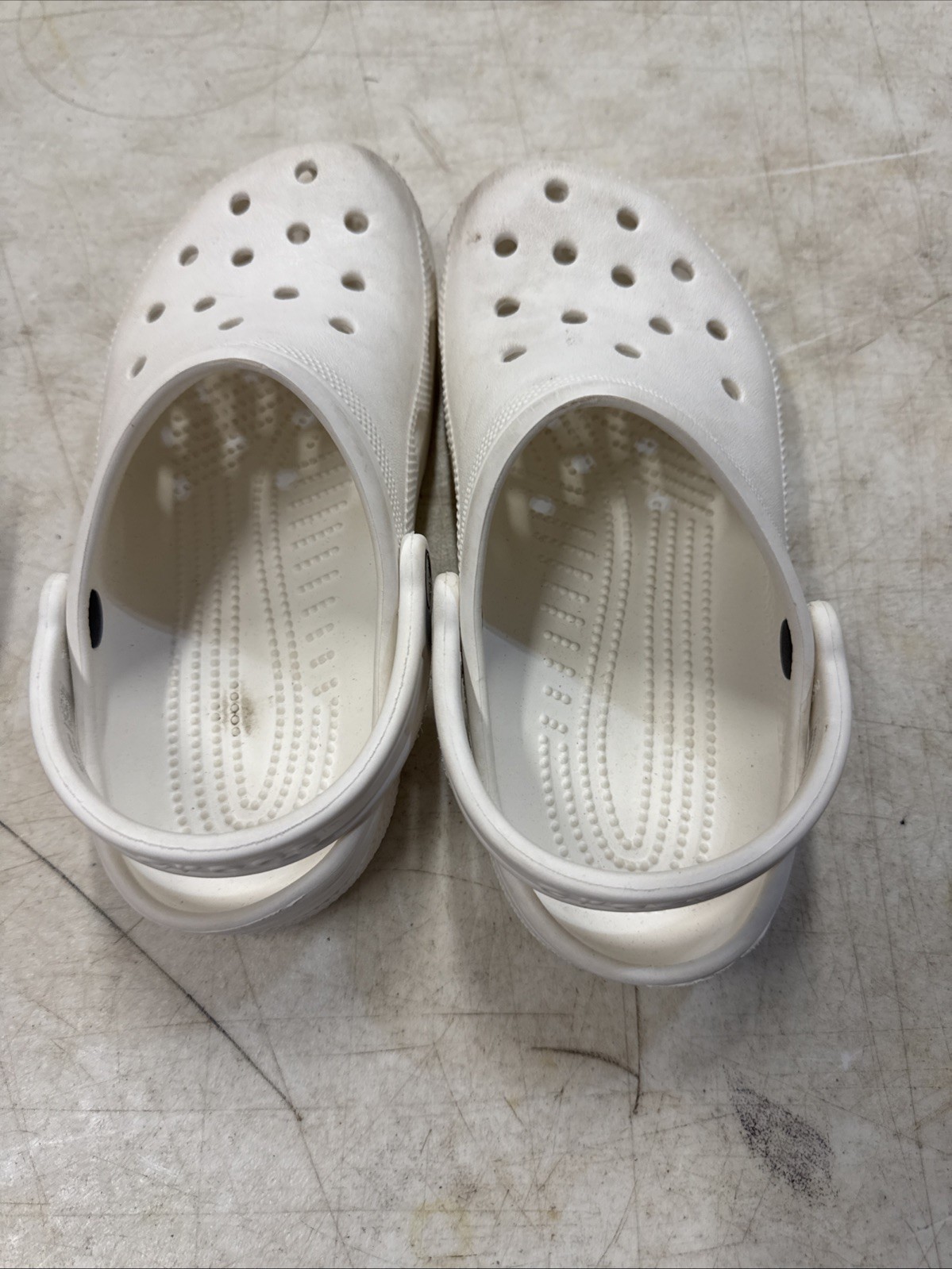 Crocs Classic Unisex Adult Men 4 Women 6 Comfortable Clogs Used | White