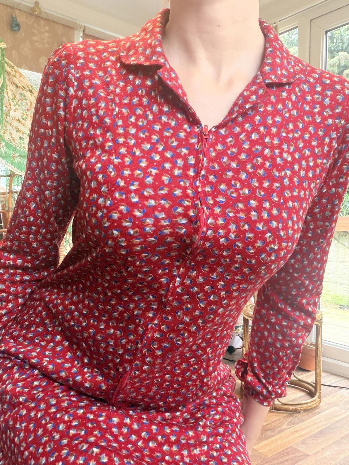Vintage 1960s day dress Red size 14 Long Sleeve Floral retro shirt Dress