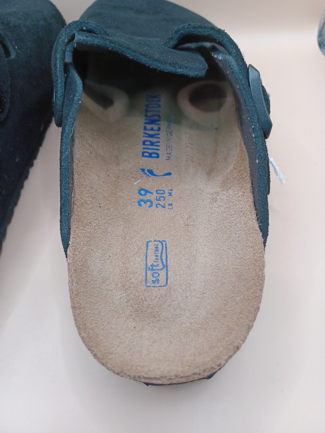 Birkenstock Boston Clog-Black Suede Size W:8 M:6 US
