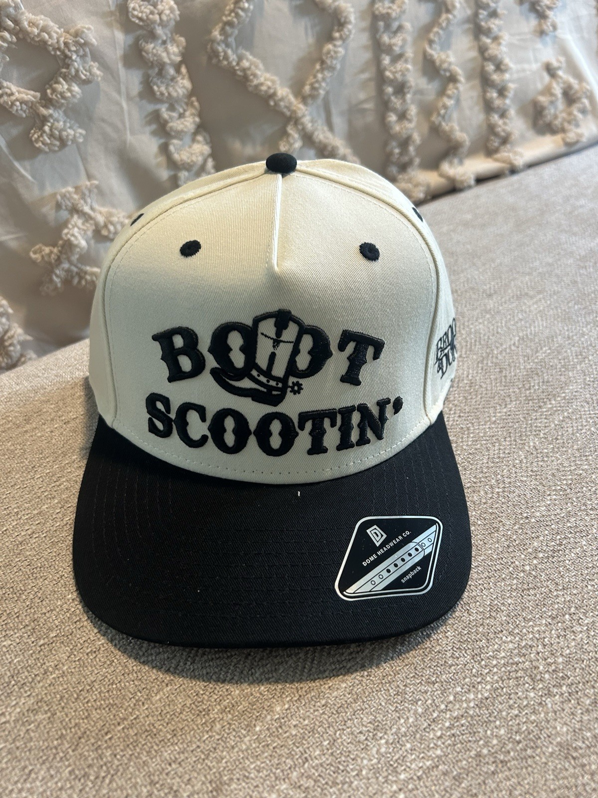 Boot Scootin’ Brooks & Dunn Snapback Hat Black/White