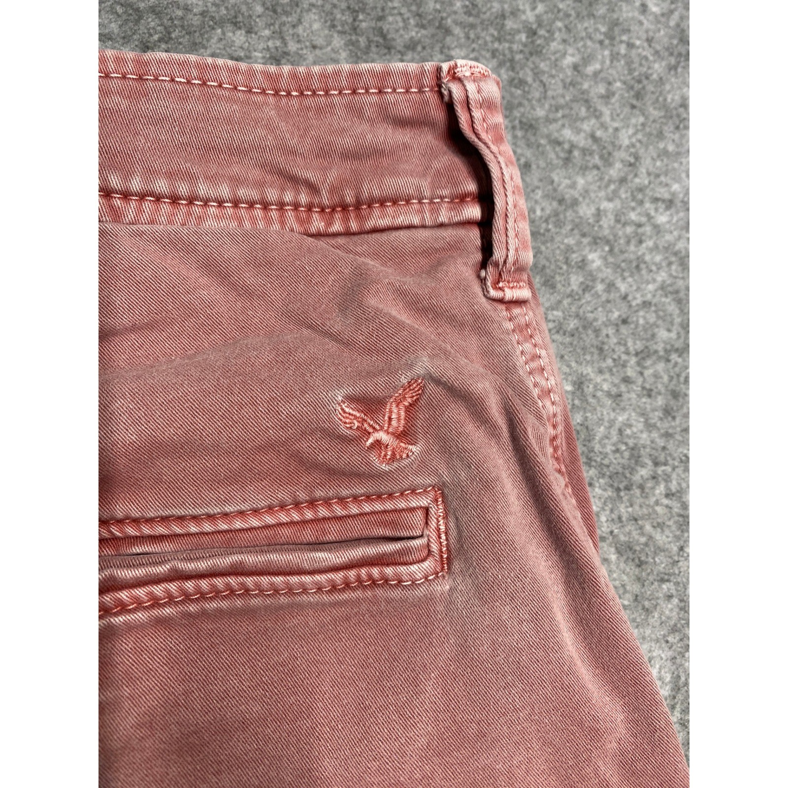 American Eagle Extreme Flex Classic Shorts Mens 34 Red/Pink Faded Stretch Chino