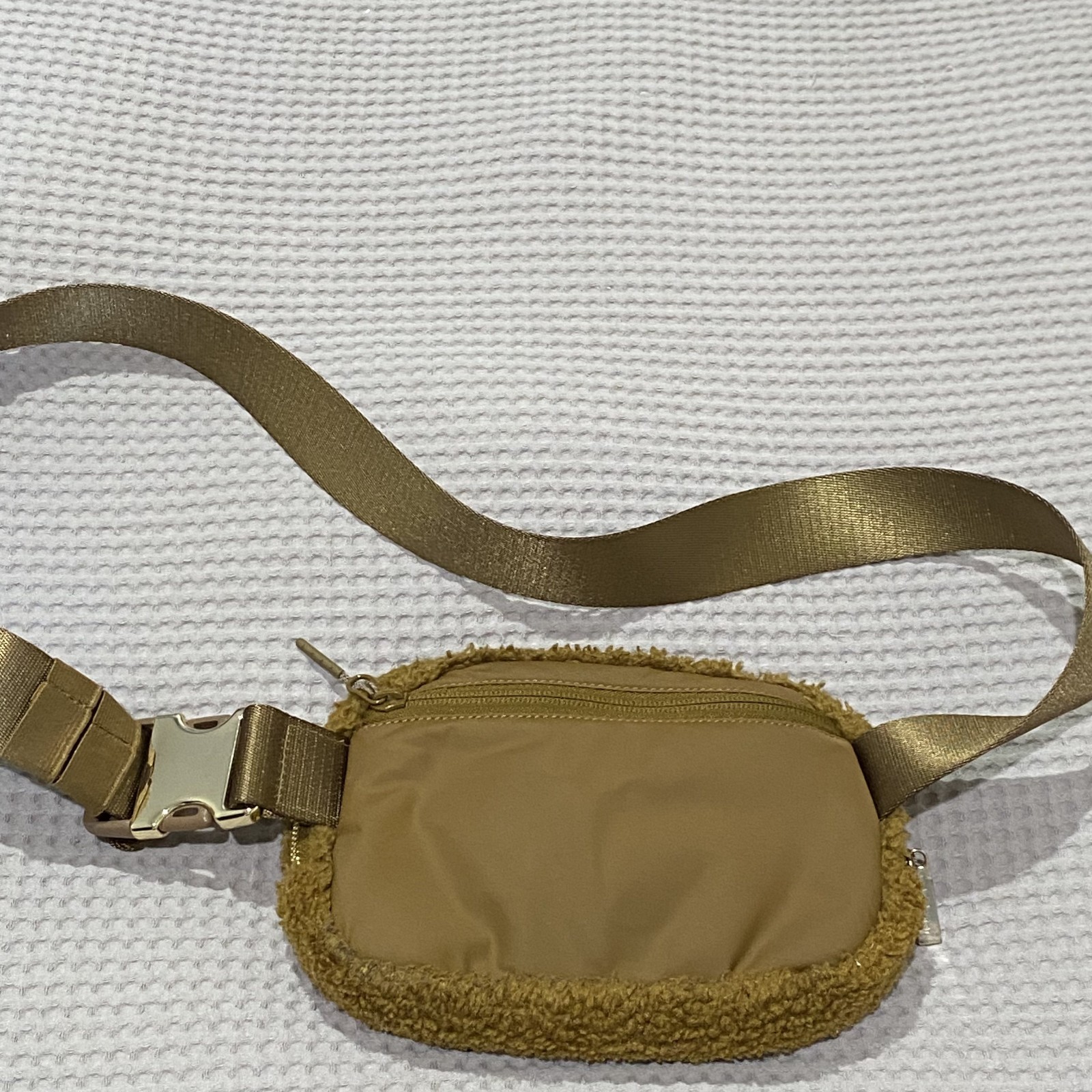 Lululemon Everywhere Belt Bag Fleece White Sherpa Fanny Shoulder Waist Zip