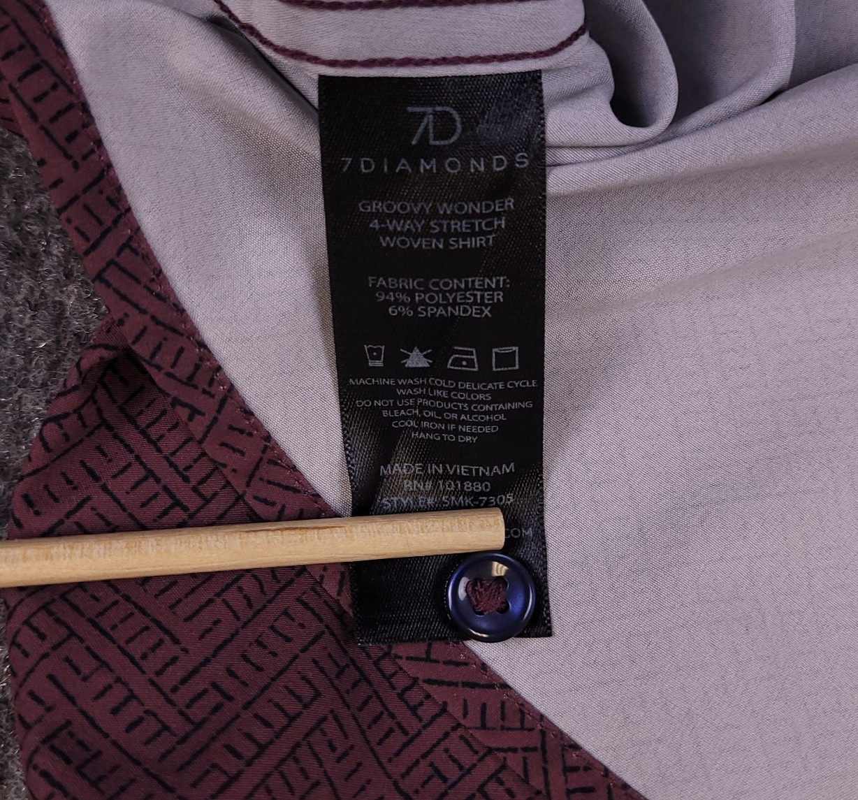 7D 7 Diamonds Groovy Wonder 4 Way Stretch Mens M Button Up Burgandy Geometric