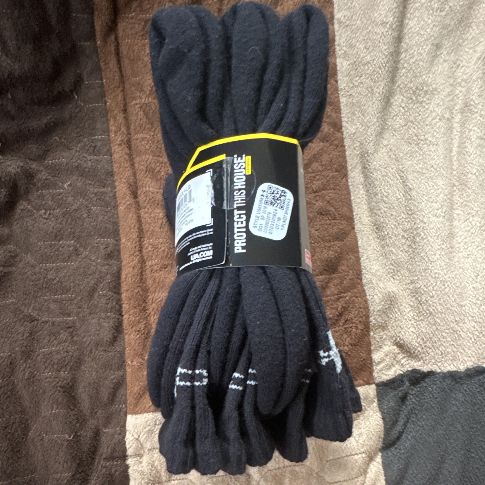 Under Armour Performance Crew Socks Logo Solid Black Men LG 6 Pairs