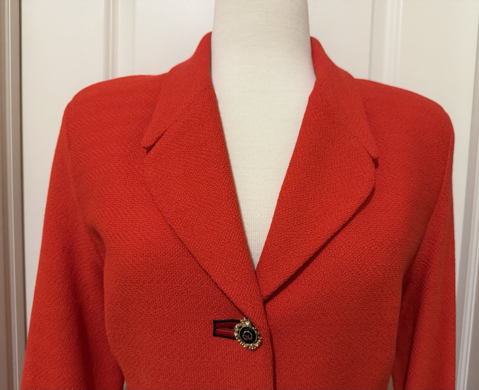 St. John Collection Women’s 2pc Knit Skirt Suit Red / Orange sz-12