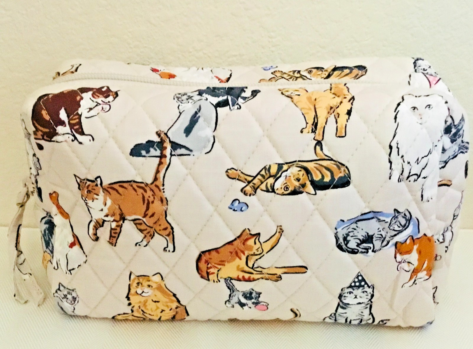 Vera Bradley ~ “A Cat’s Life” ~ Essential Medium Cosmetic Bag ~ NWT