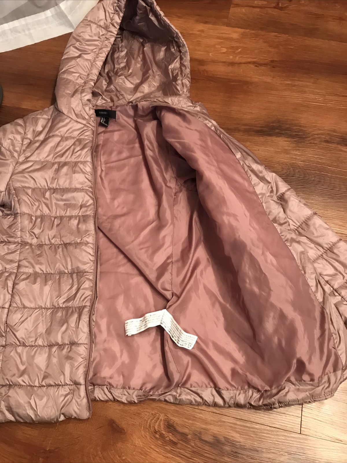 FOREVER 21 Woman’s All Seasons Lightweight puffer jacket hood pockets zip Small