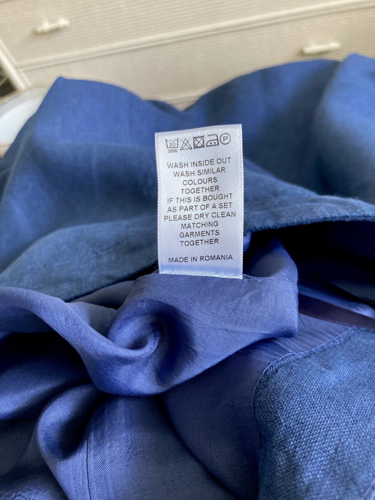 VIYELLA-Fully lined Blue flared skirt, 100% Linen. Size: 10 See meas. below