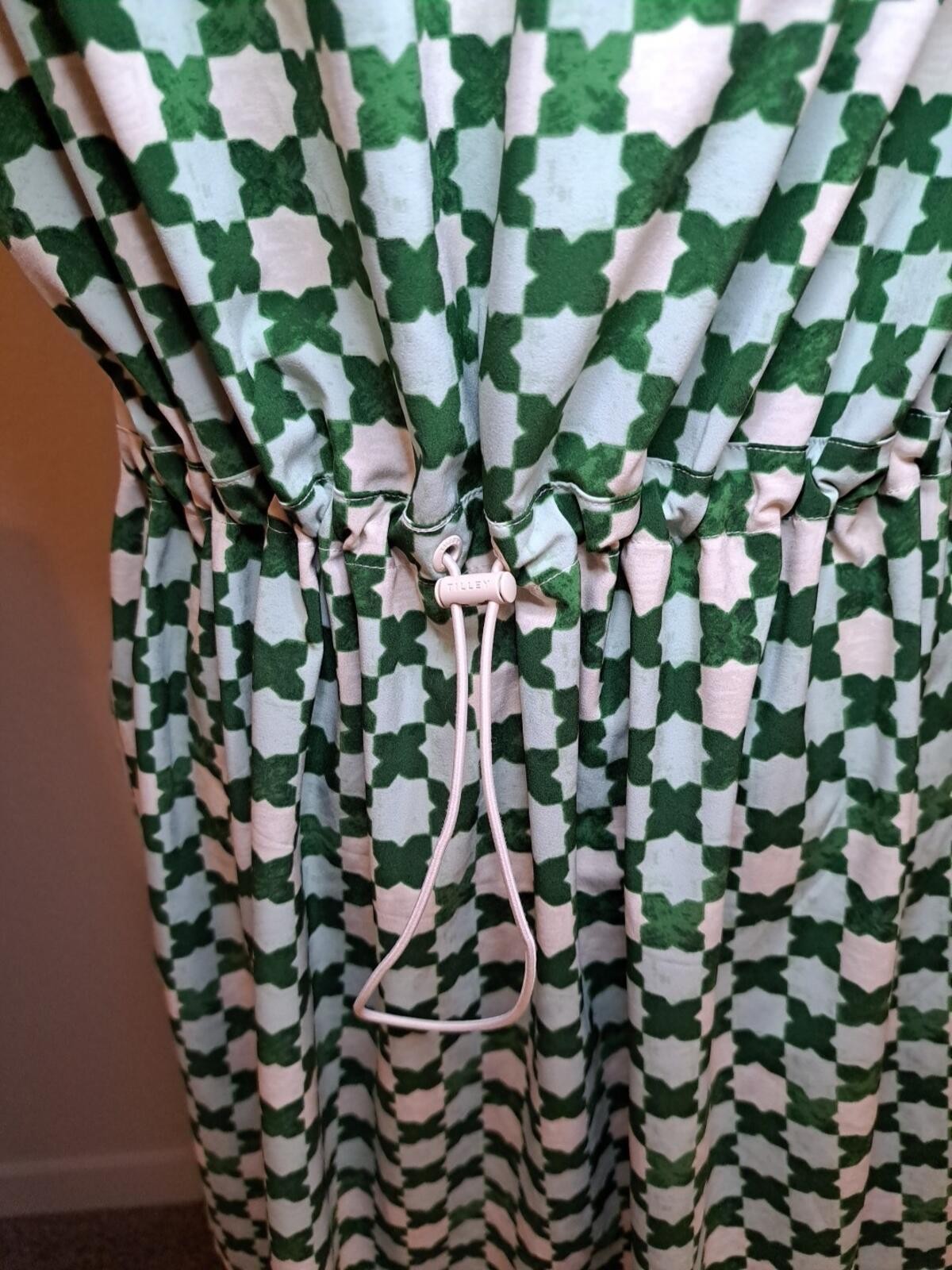 Tilley Dress. Multicolor Greens Sz L Excellent Condition Returns Accepted