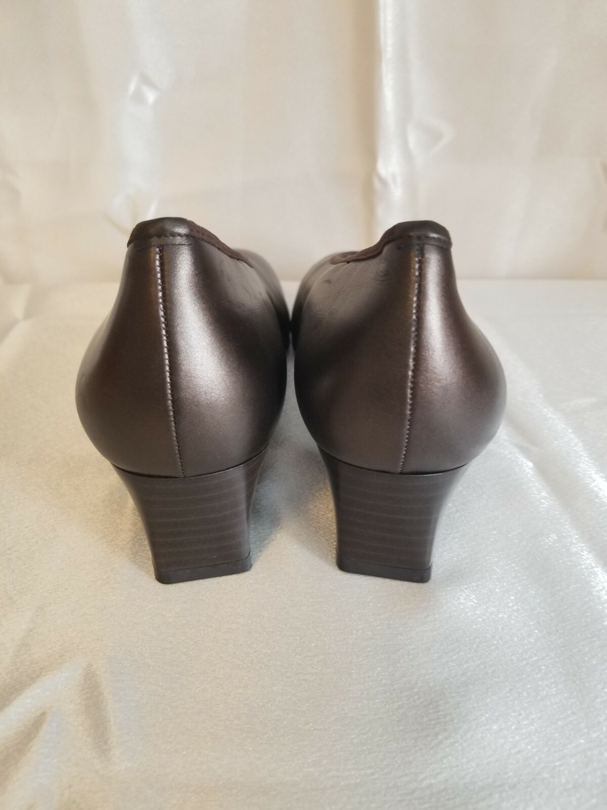 Theresia M Bronze Leather Women Shoes. Size. US 6.5, Euro 37.5, UK 4.5. Width M