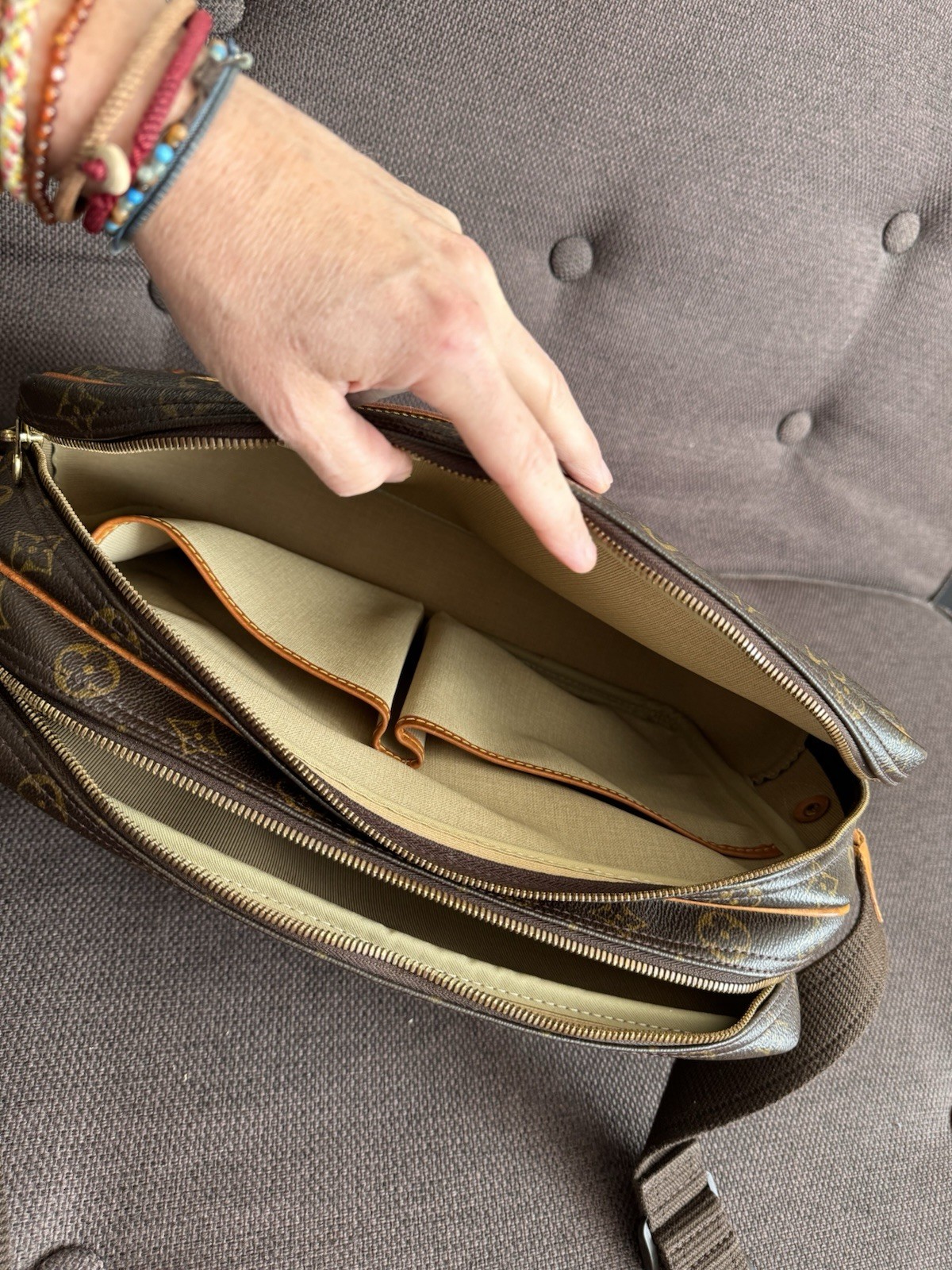 Louis Vuitton Reporter Bag Monogram Canvas GM