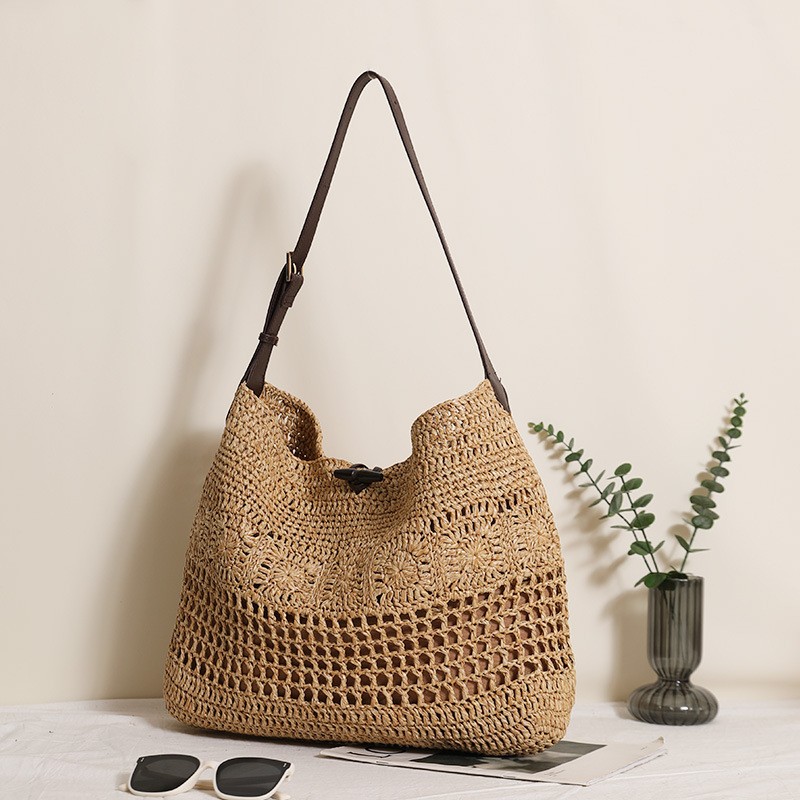 New Fashion Large Capacity Shoulder Tote Straw Bag Hollow Flower Woven Beach