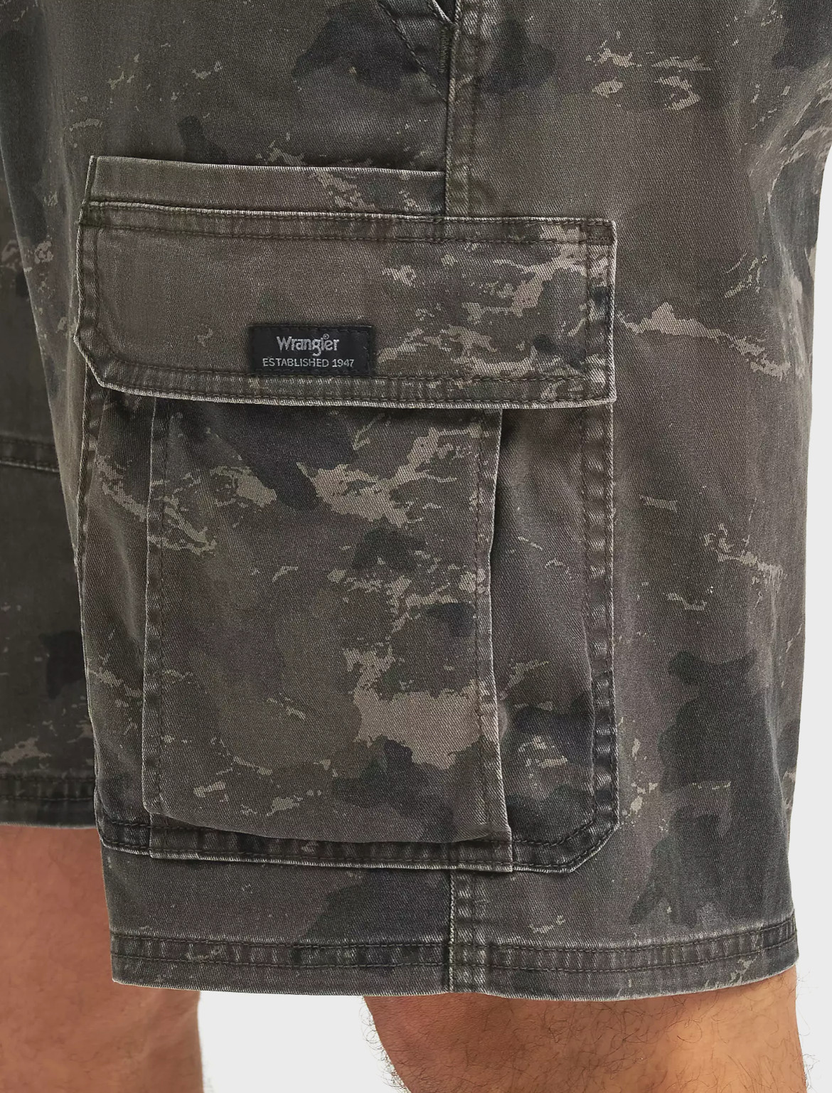 Men’s Wrangler Relaxed Fit 10 in. Cargo Shorts w/ Stretch Olive Camo CHOOSE SIZE