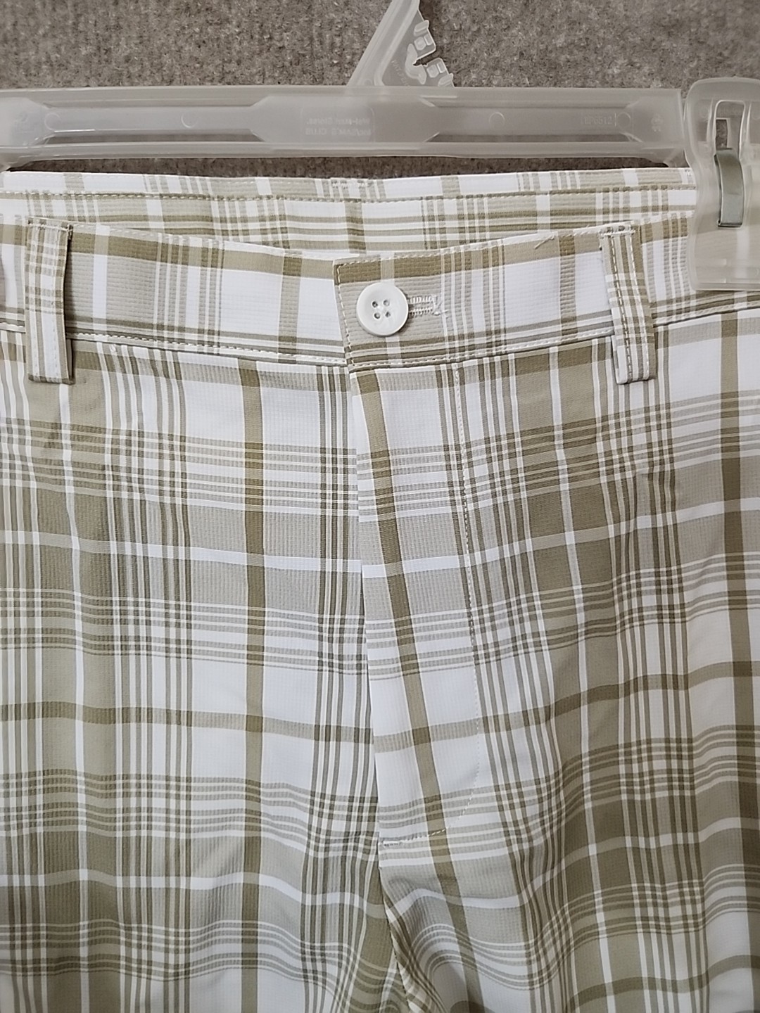IZOD Golf Shorts Mens 36 Beige White Plaid Stretch UPF 15 Lightweight NEW
