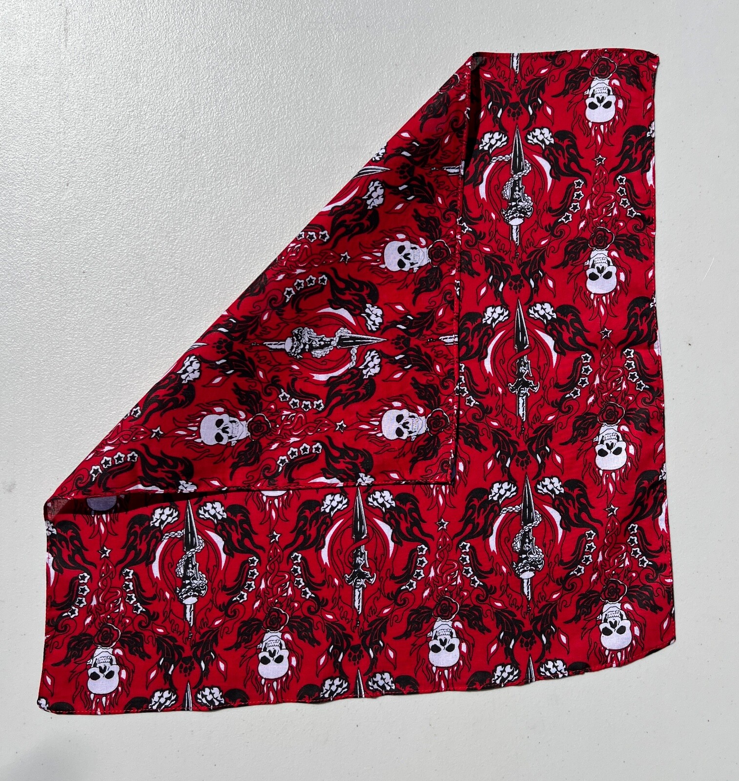 Red Skulls & Daggers 22×22 Bandanna
