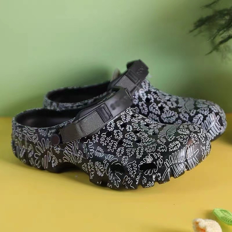 NWT Classic All Terrain Unisex Off Road Sport Camo Crocs Realtree Max-5 Clog