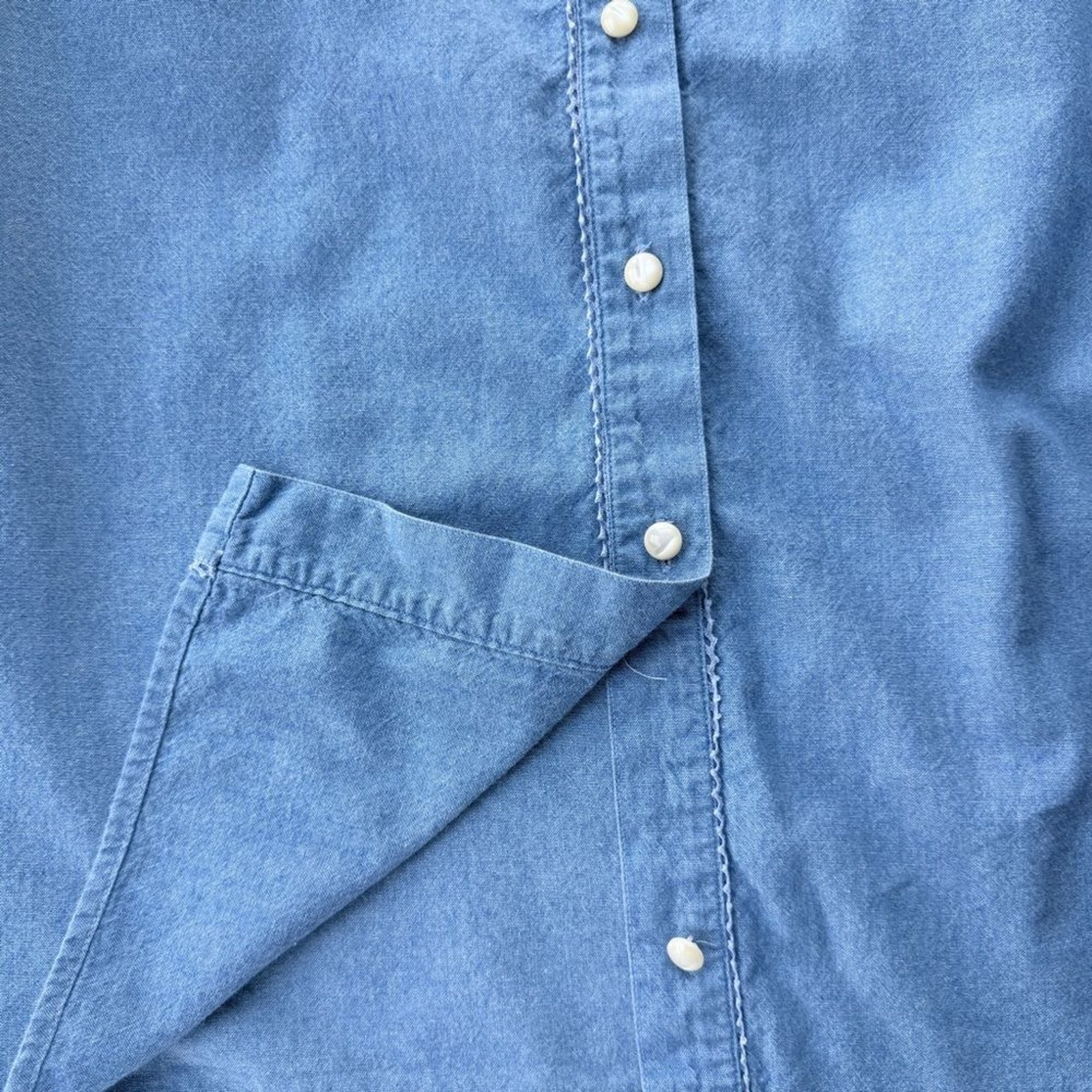 GUESS Georges Marciano 90s Chambray Western Pearl Button Shirt Embroidered Yoke